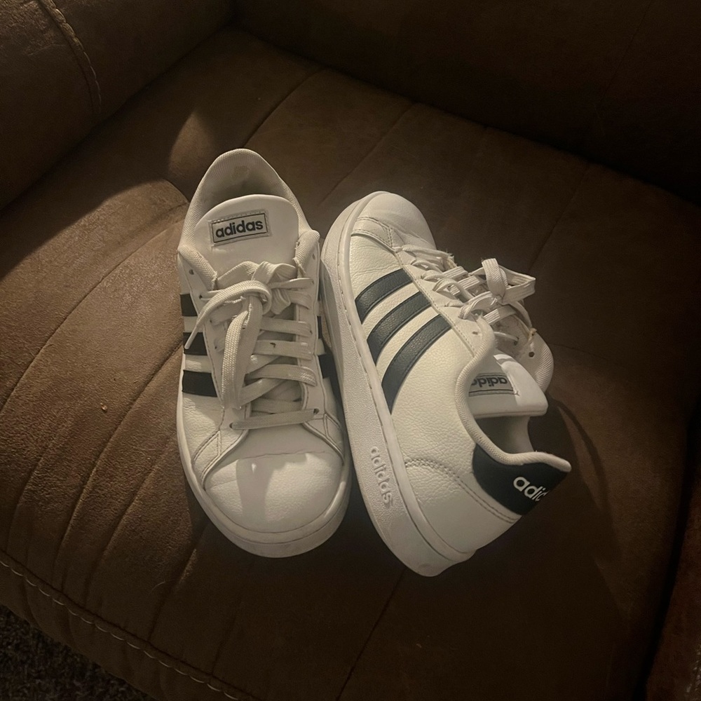 Adidas - Picture 4 of 5
